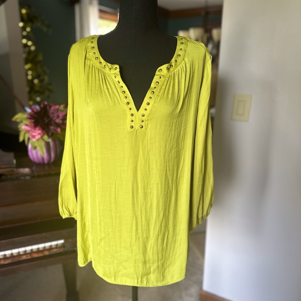 Investments lime green polyester gauzy top.